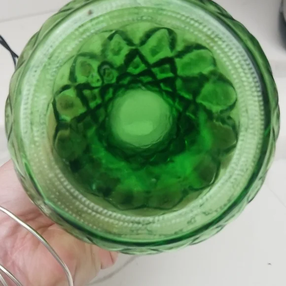 Vintage green bud vase - Picture 5 of 5